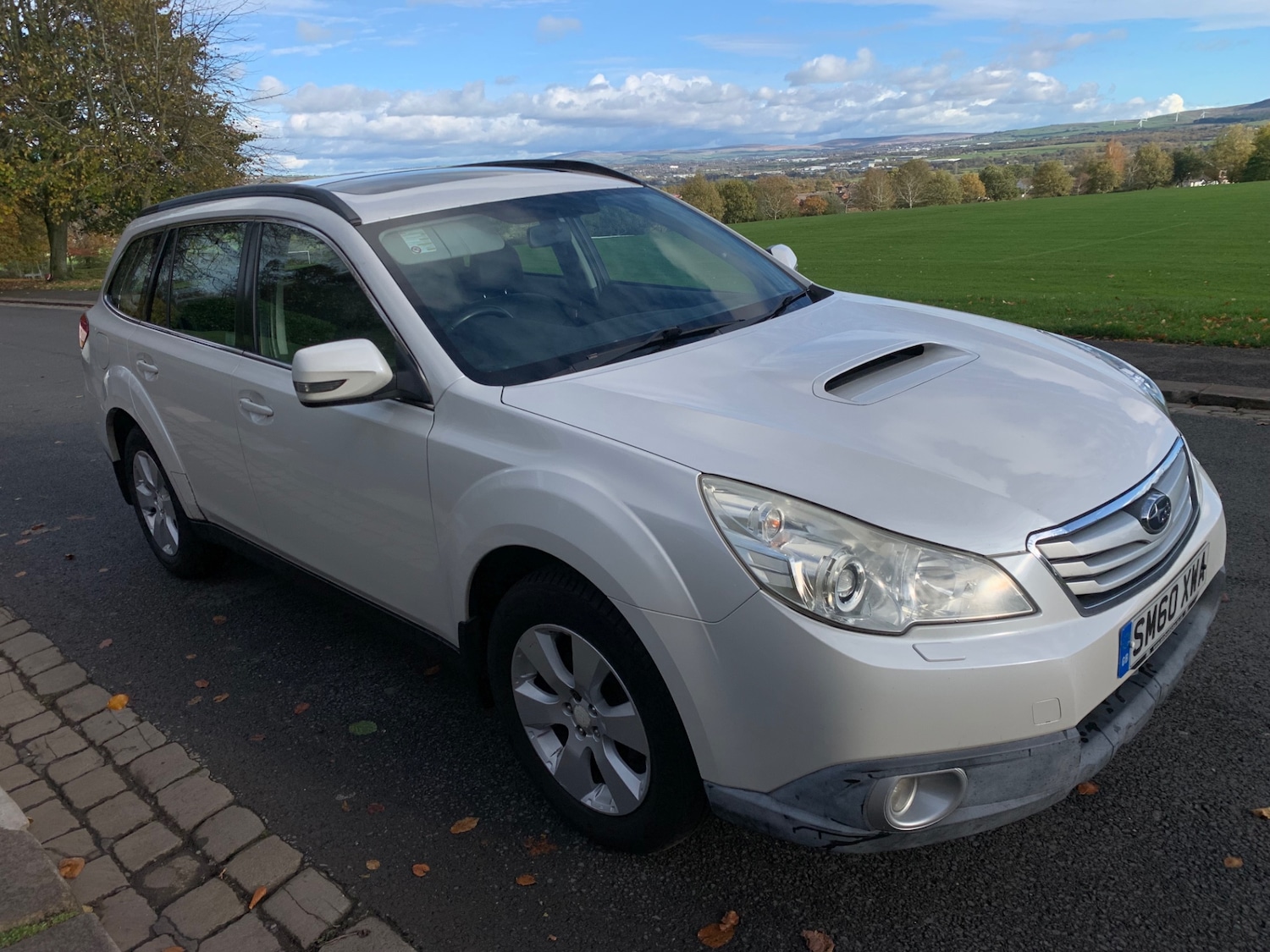 Used Subaru Outback 2011 for sale - 76383229: Photo 2