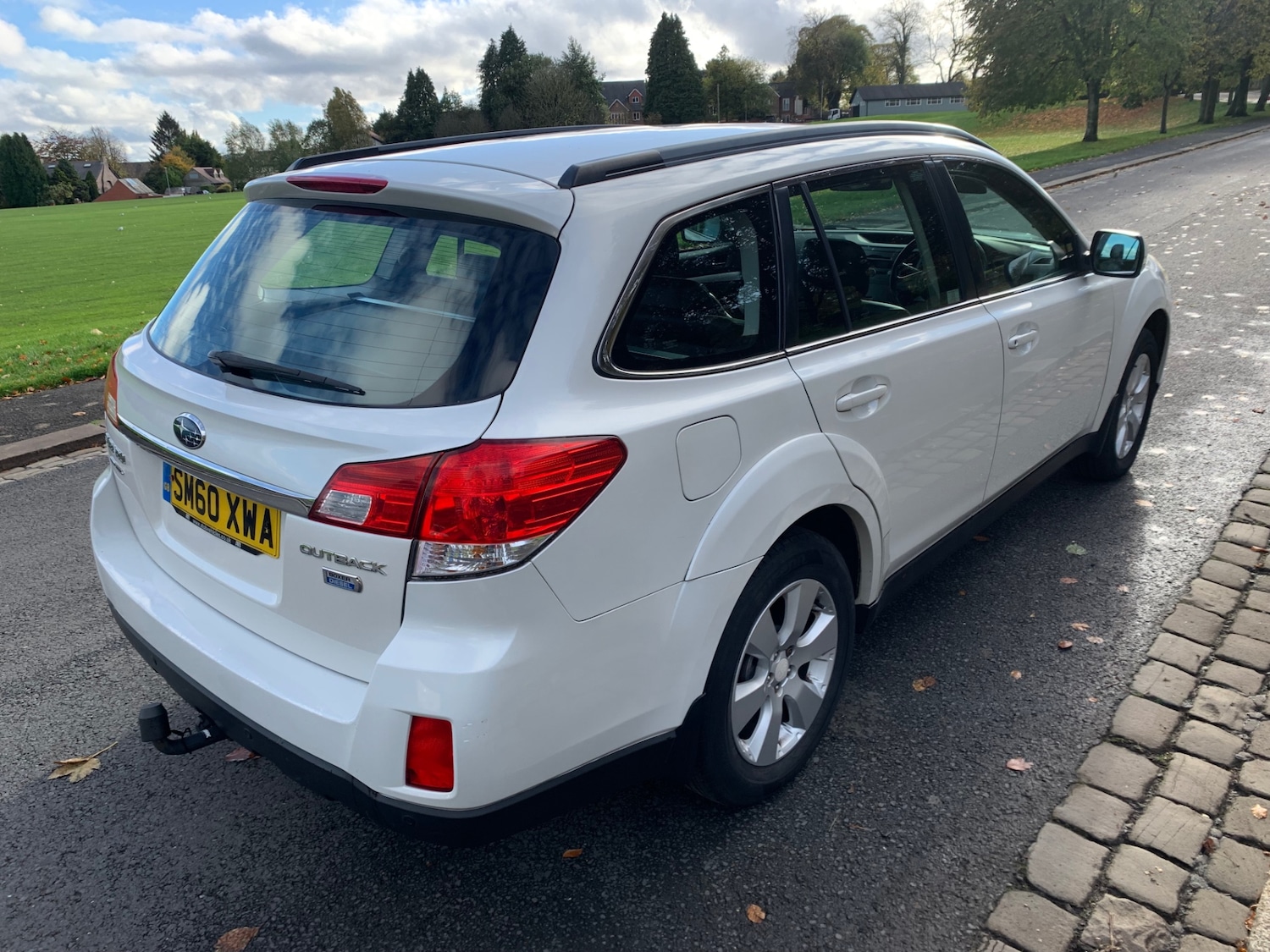 Used Subaru Outback 2011 for sale - 76383229: Photo 7
