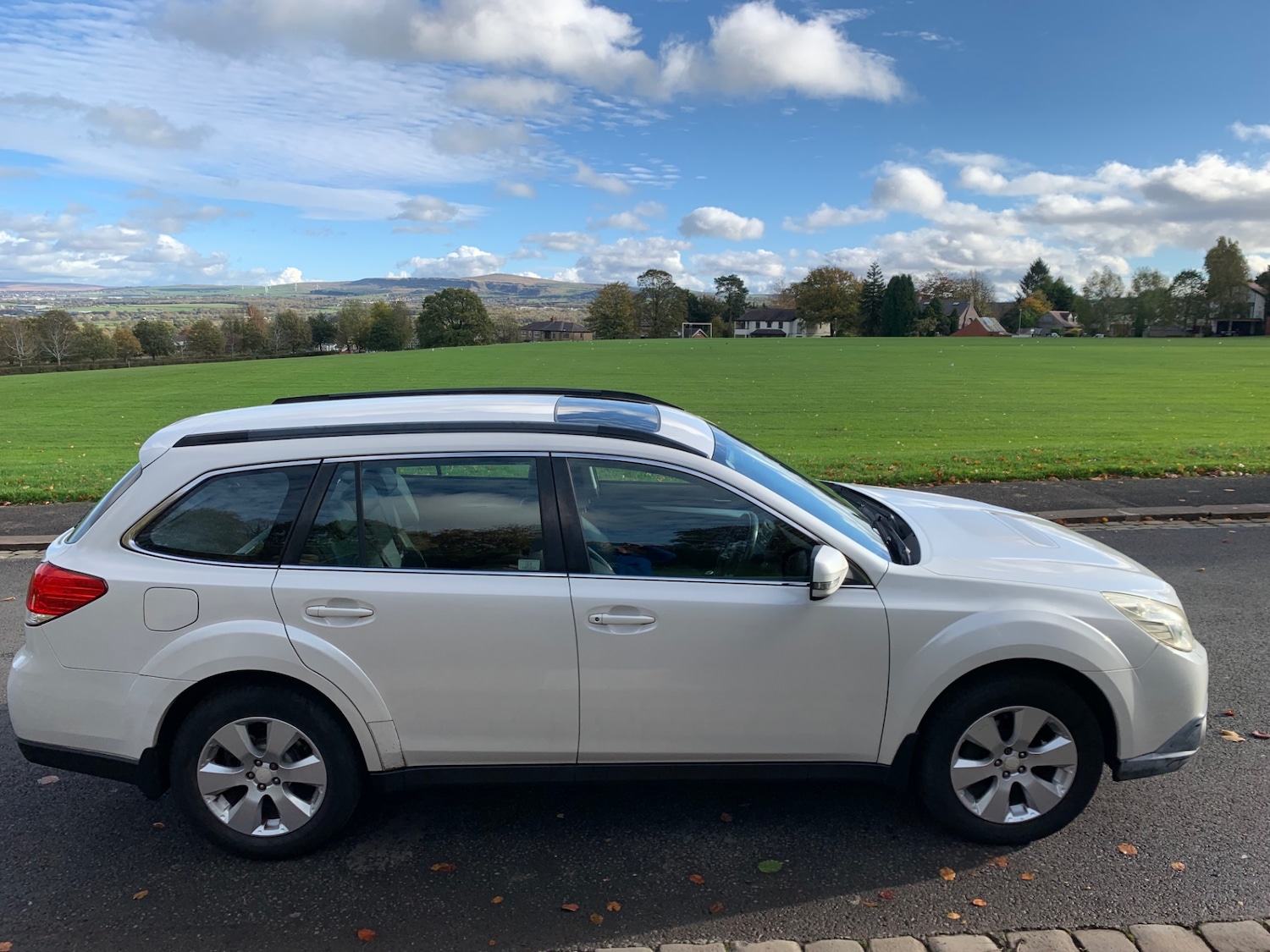 Used Subaru Outback 2011 for sale - 76383229: Photo 8