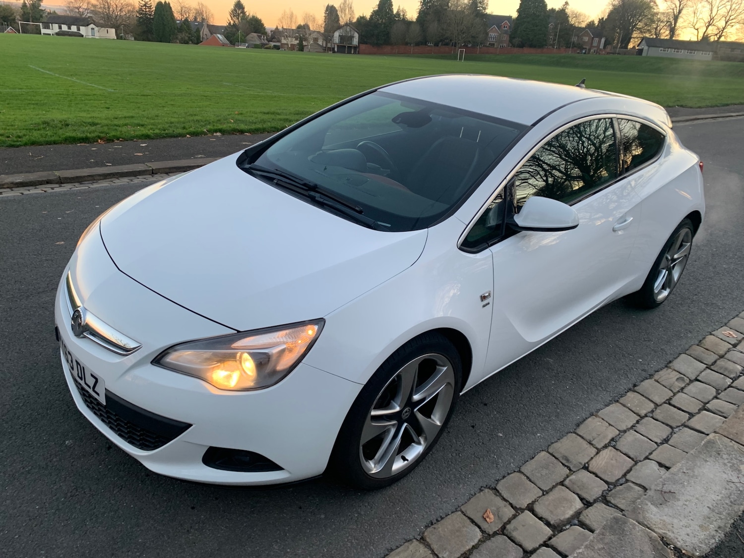 Used Vauxhall Astra GTC 2013 for sale - 76650275: Photo 3