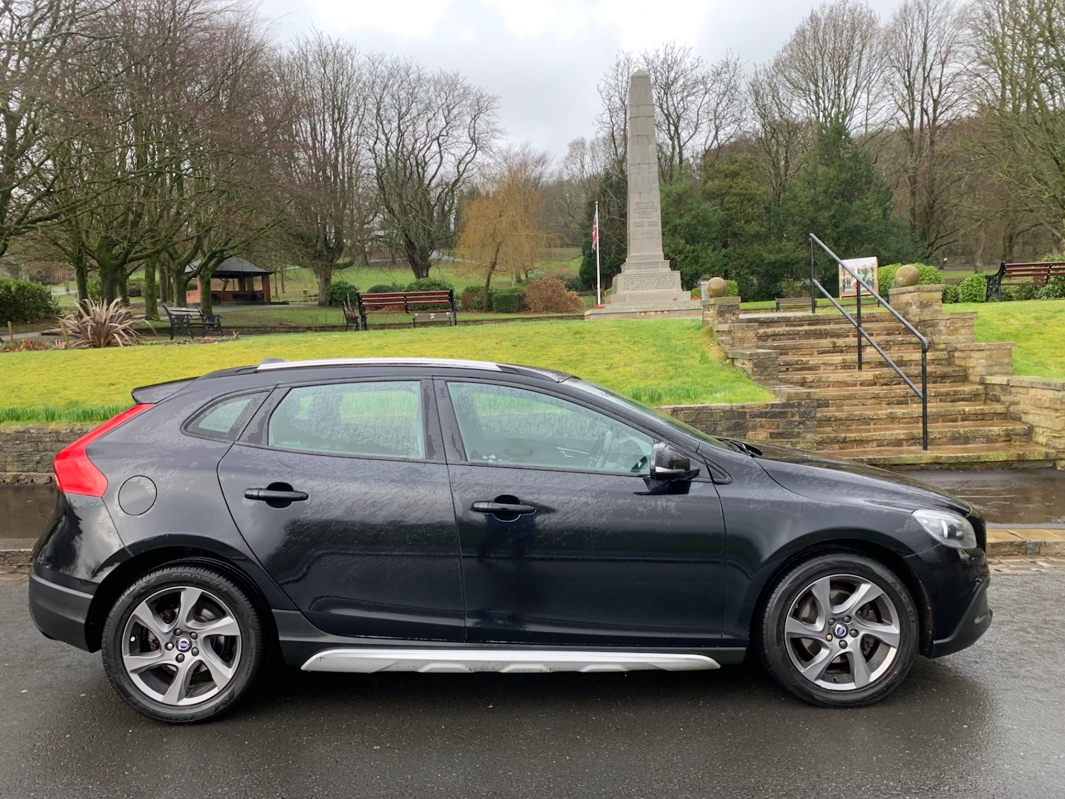 Used Volvo V40 2014 for sale - 77475687: Photo 8