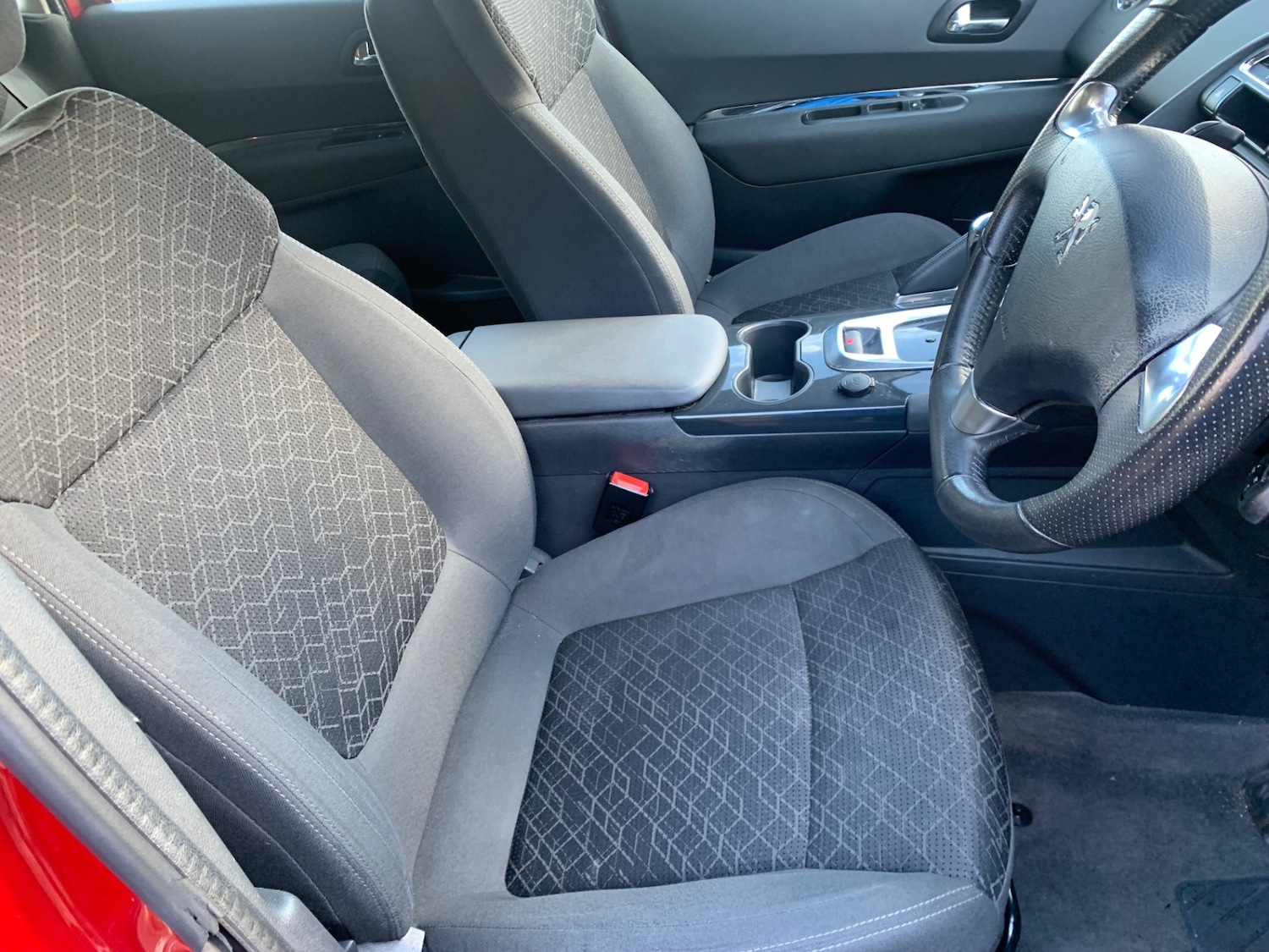 Used Peugeot 3008 2015 for sale - 77568435: Photo 9