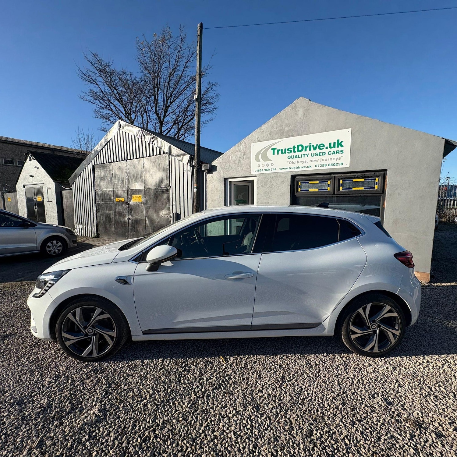 Used Renault Clio 2021 for sale - 76670177: Photo 2