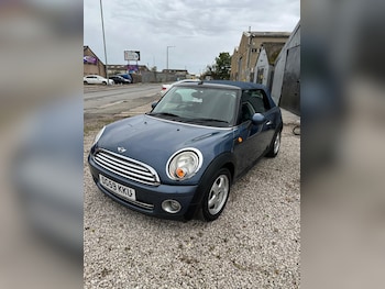 Used MINI Convertible 2009 for sale - 77707075: Photo