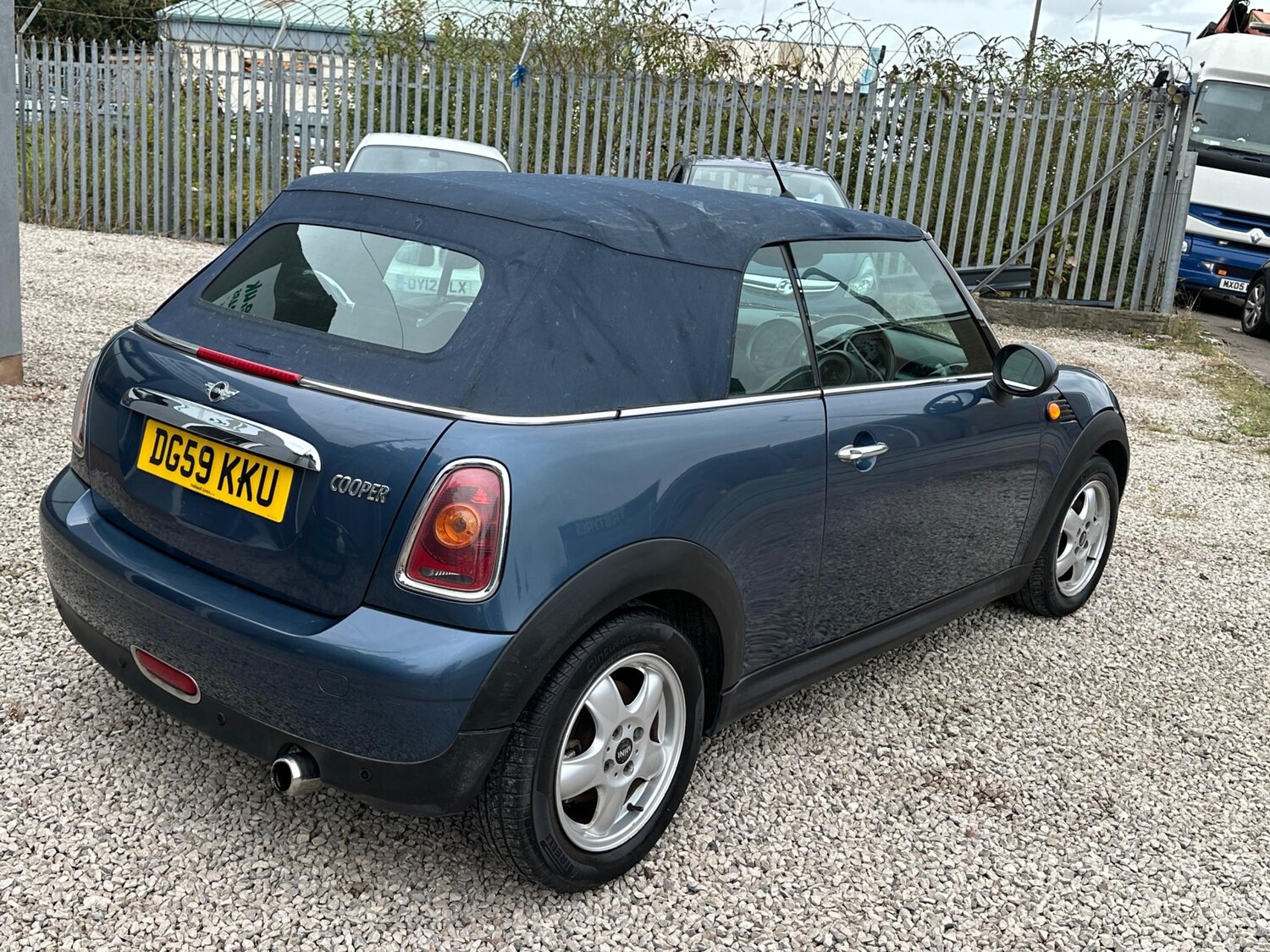 Used MINI Convertible 2009 for sale - 77707075: Photo 9