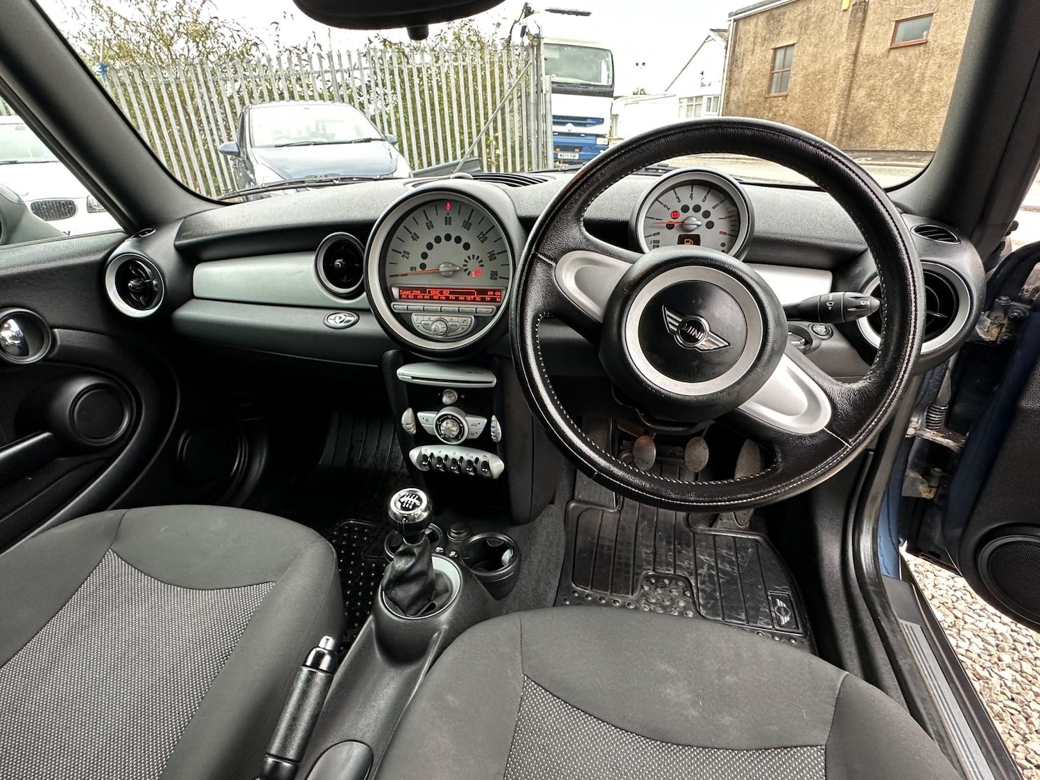 Used MINI Convertible 2009 for sale - 76138762: Photo 13