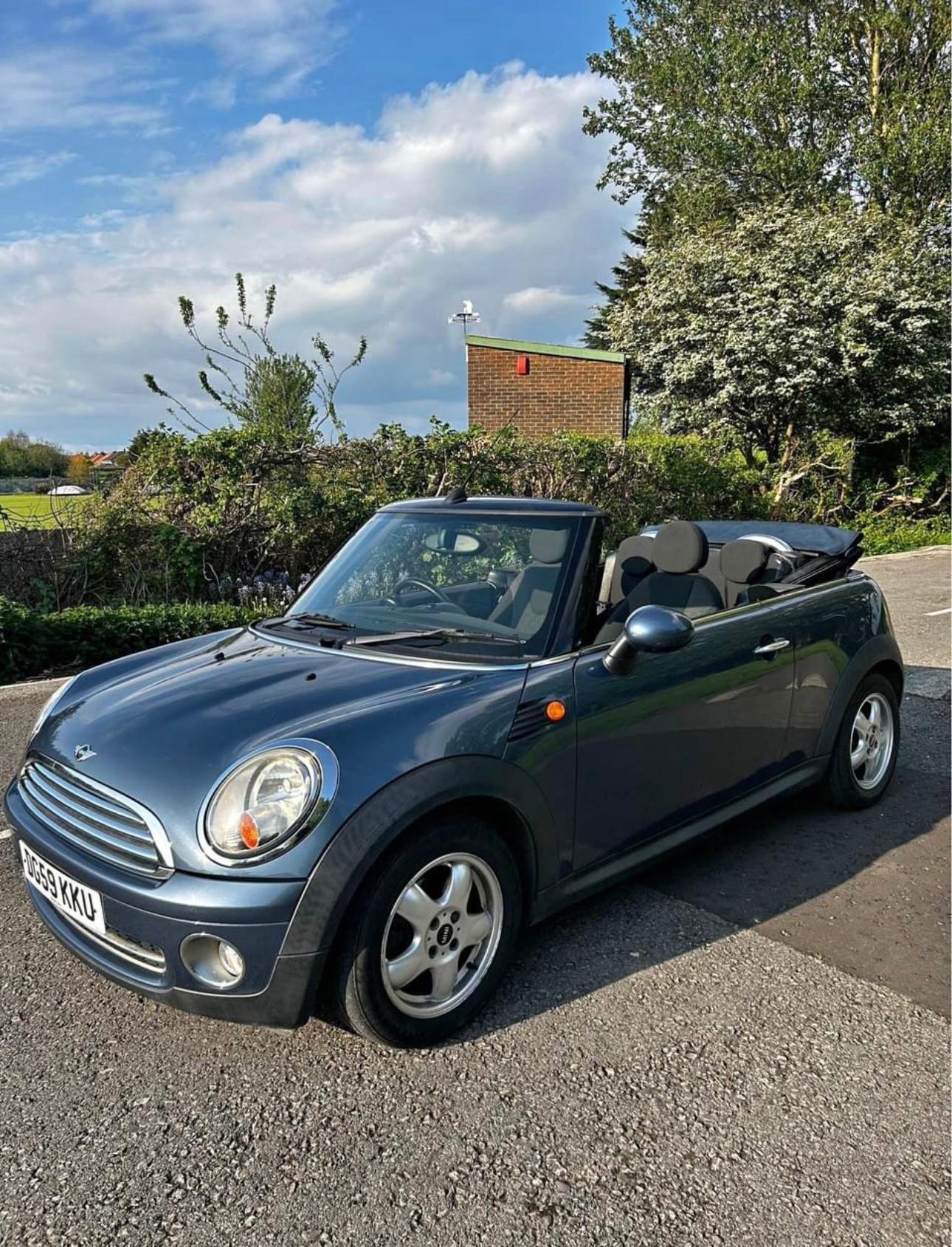 Used MINI Convertible 2009 for sale - 76138762: Photo 3