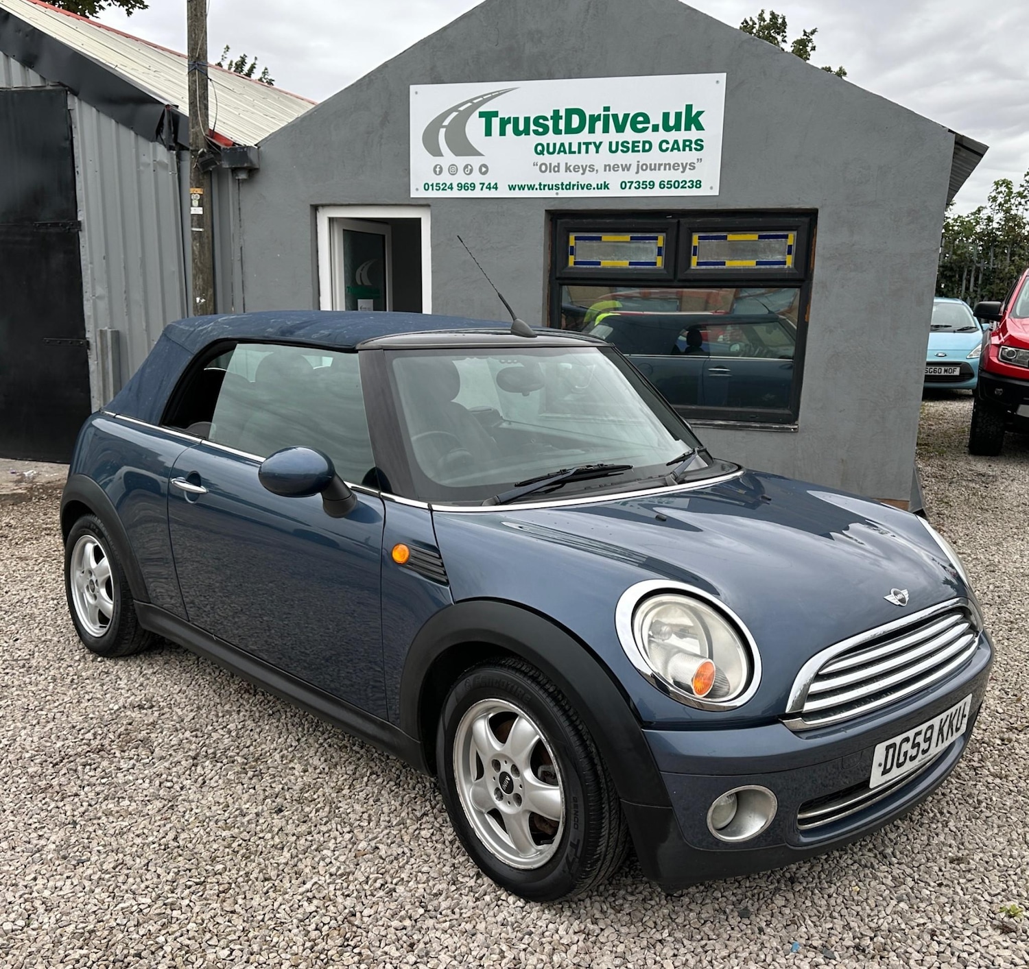 Used MINI Convertible 2009 for sale - 76138762: Photo 4