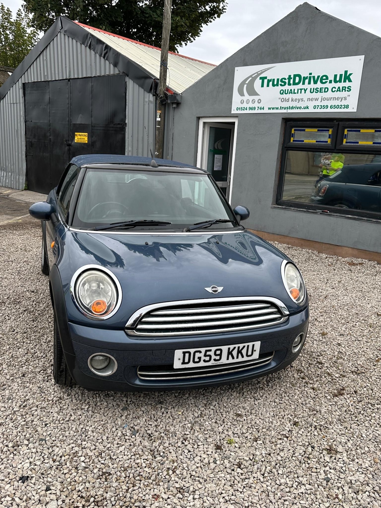 Used MINI Convertible 2009 for sale - 76138762: Photo 6