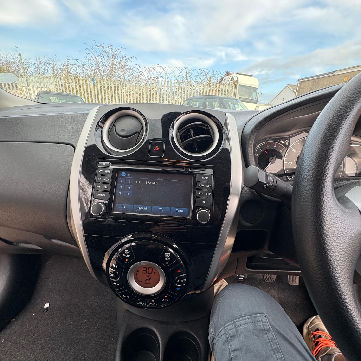 Used Nissan Note 2014 for sale - 76449267: Photo 15