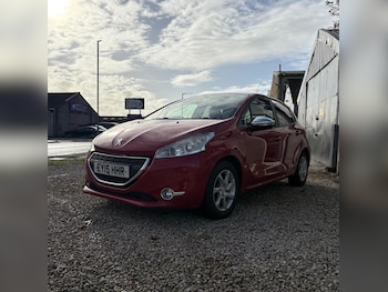 Used Peugeot 208 2015 for sale - 76449266: Photo