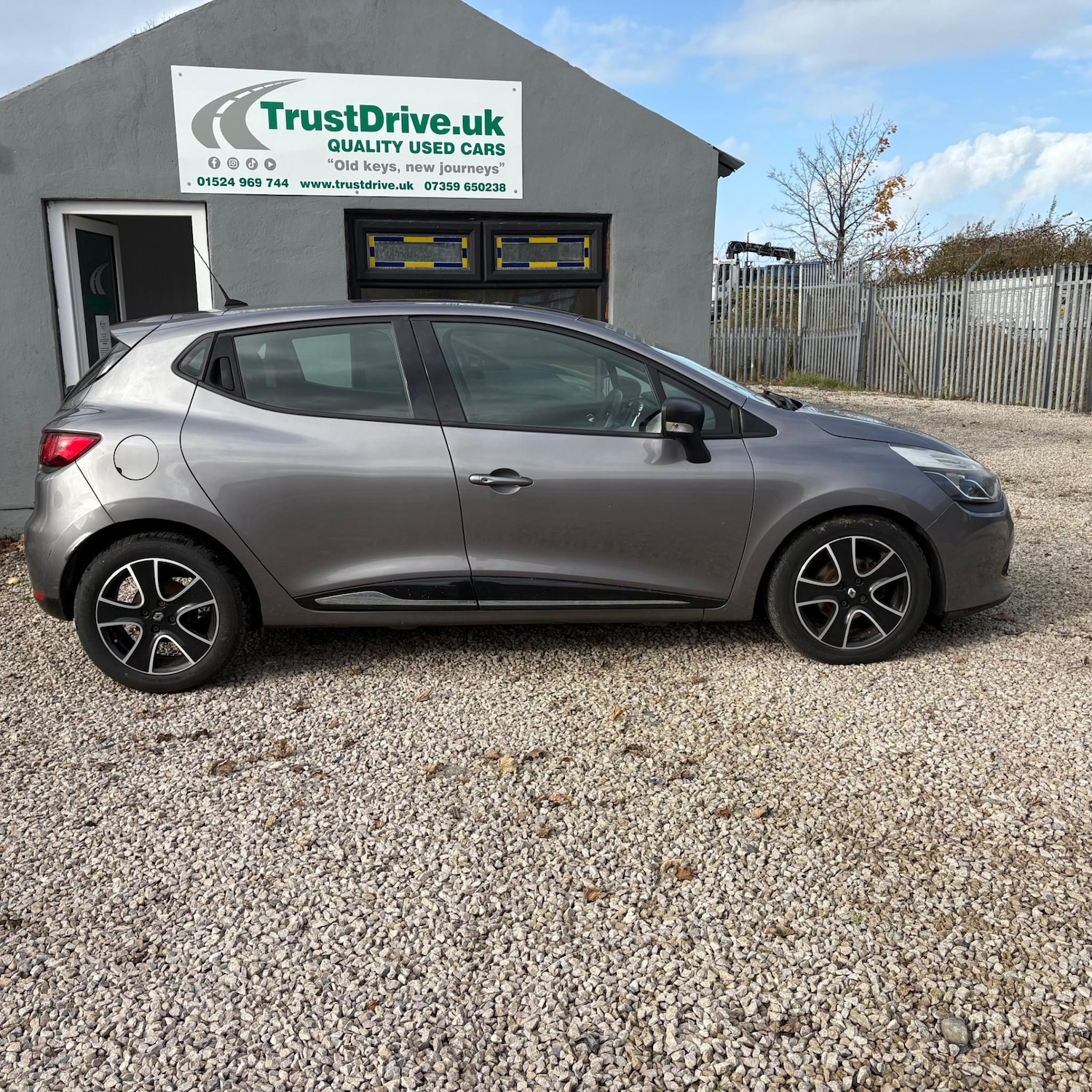 Used Renault Clio 2014 for sale - 76449270: Photo 8