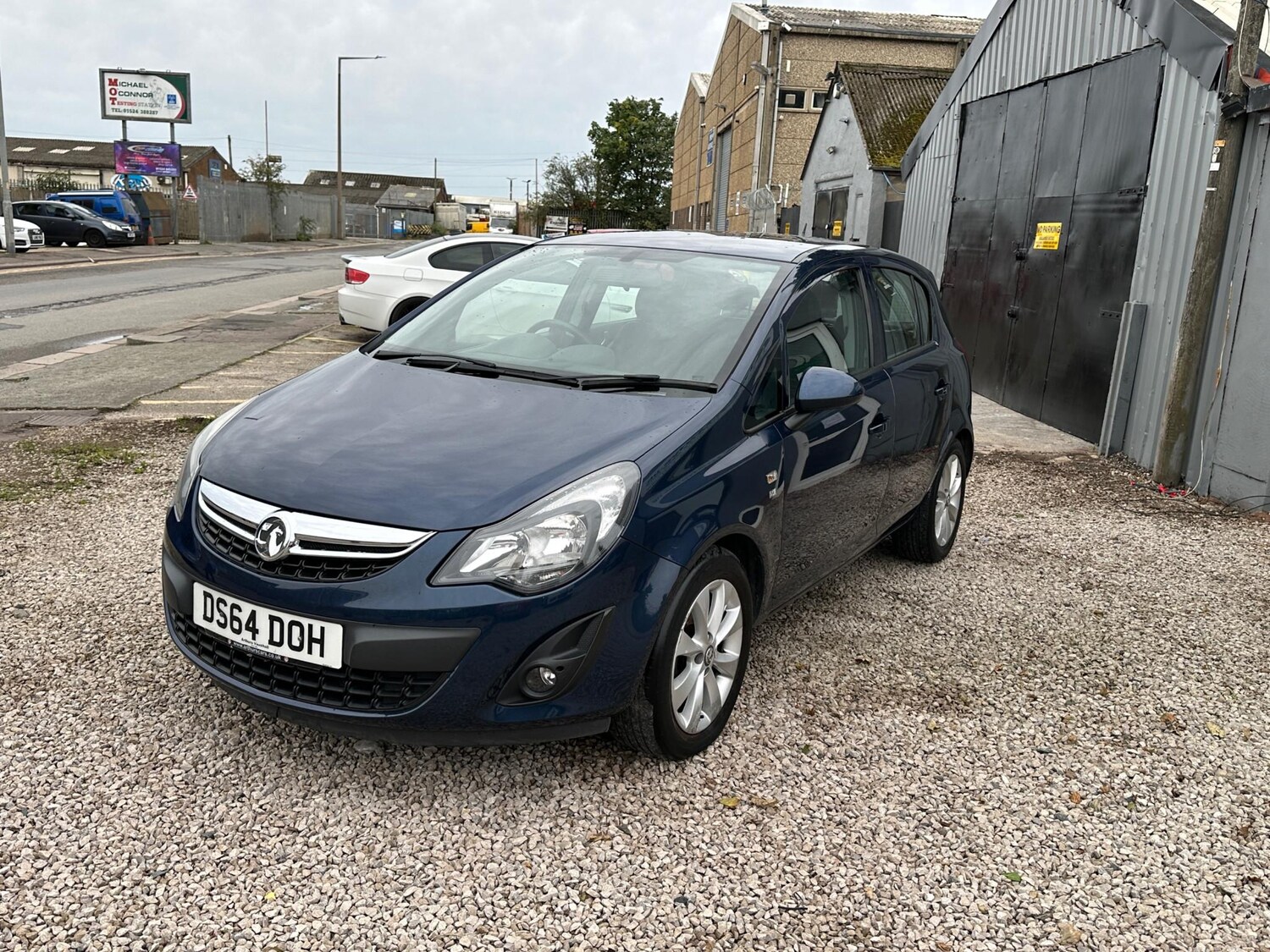 Used Vauxhall Corsa 2014 for sale - 76138764: Photo 2