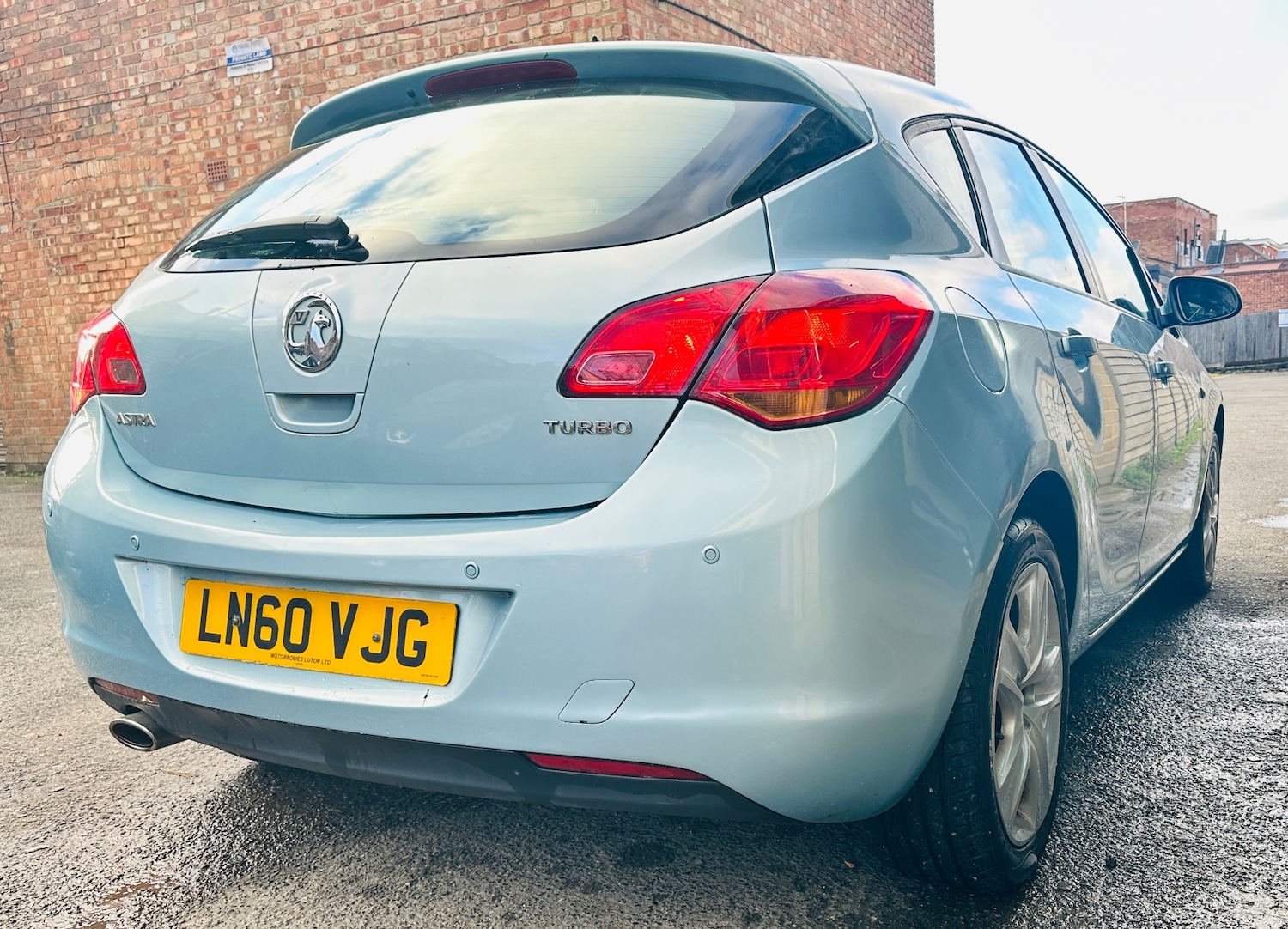 Used Vauxhall Astra 2010 for sale - 77264215: Photo 3