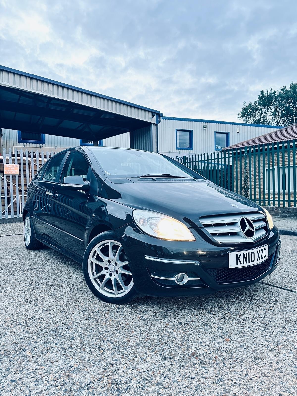 Used Mercedes-Benz B Class 2010 for sale - 76355717: Photo 1