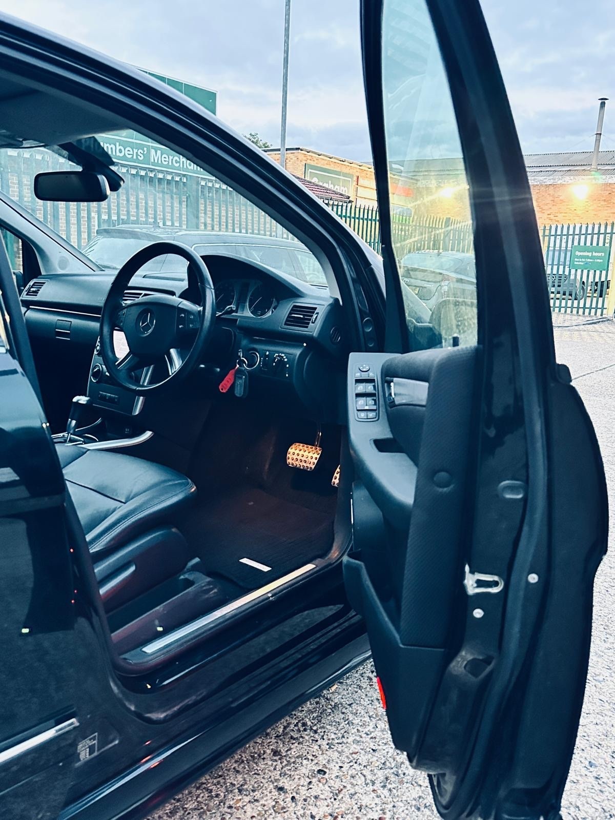 Used Mercedes-Benz B Class 2010 for sale - 76355717: Photo 14