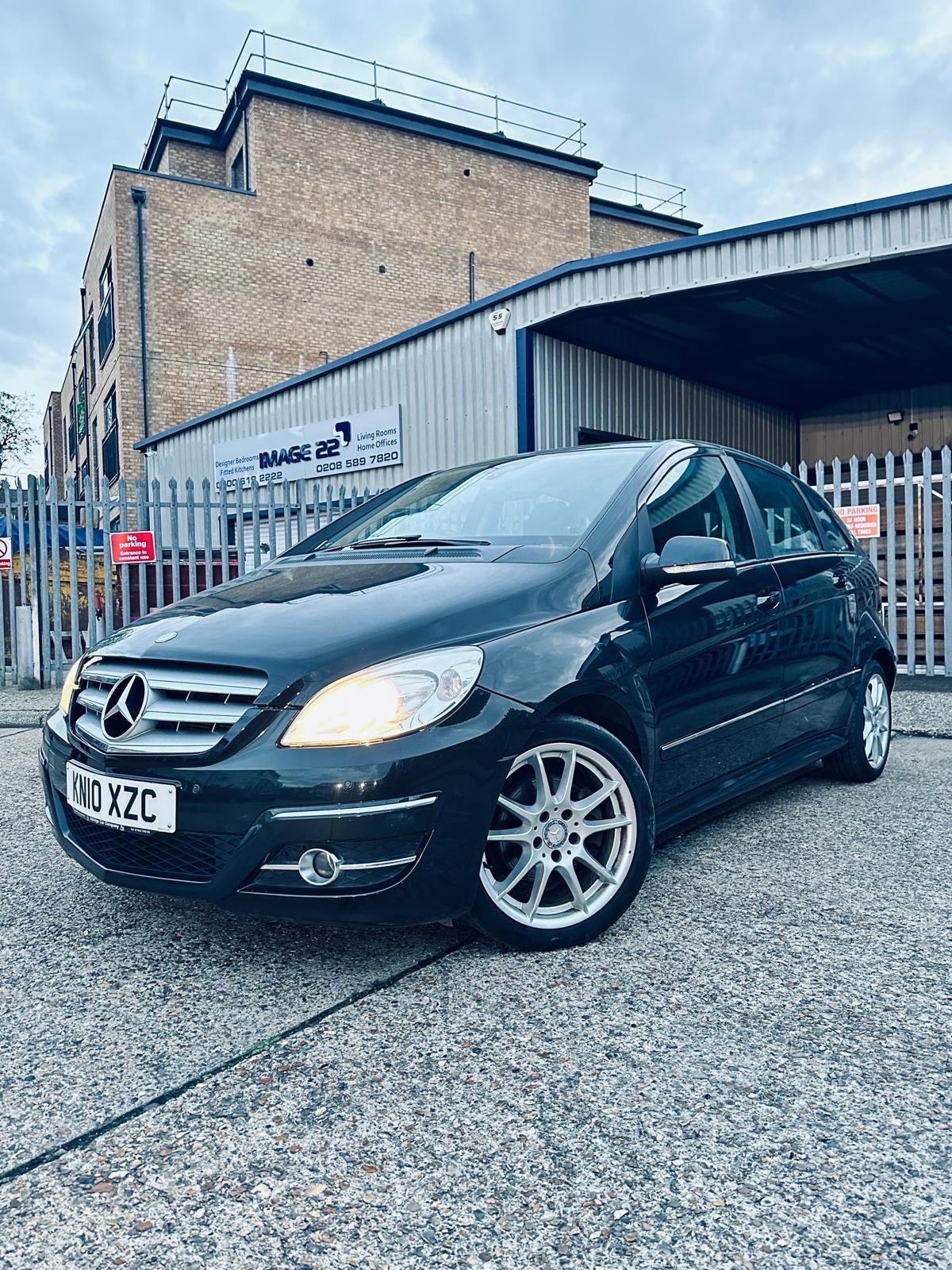 Used Mercedes-Benz B Class 2010 for sale - 76355717: Photo 2