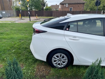 Toyota Prius feature image 1