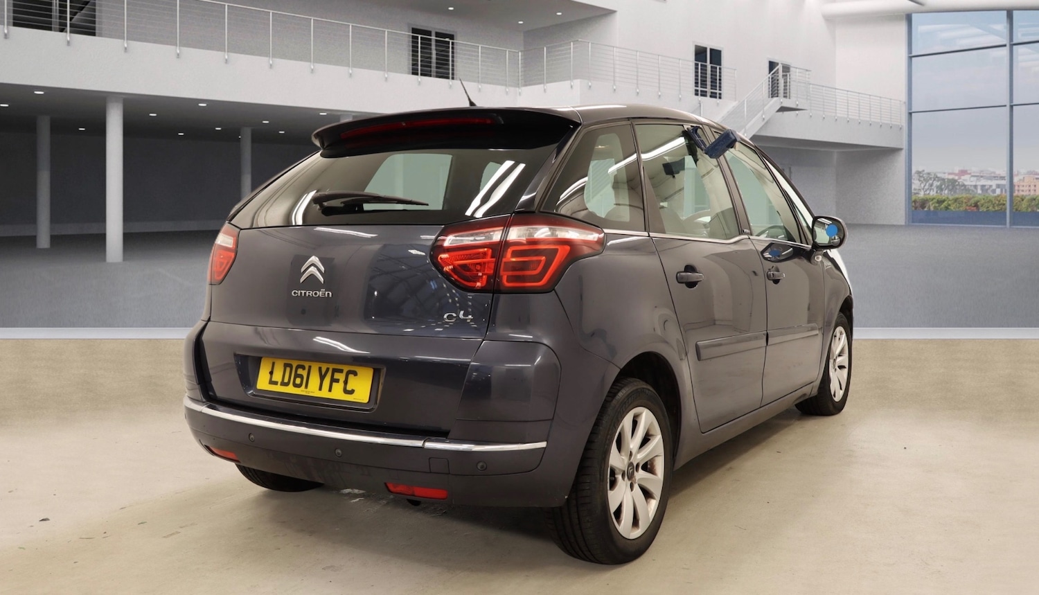 Used Citroen C4 Picasso 2011 for sale - 77848868: Photo 5