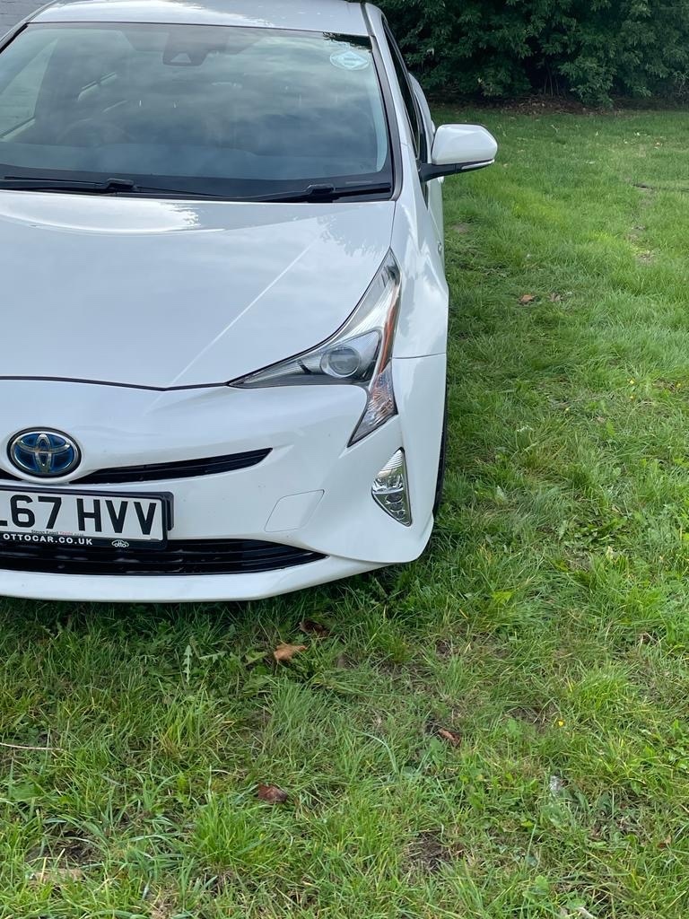 Used Toyota Prius 2017 for sale - 76422275: Photo 2