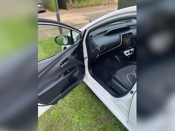 Used Toyota Prius 2017 for sale - 76422275: Photo