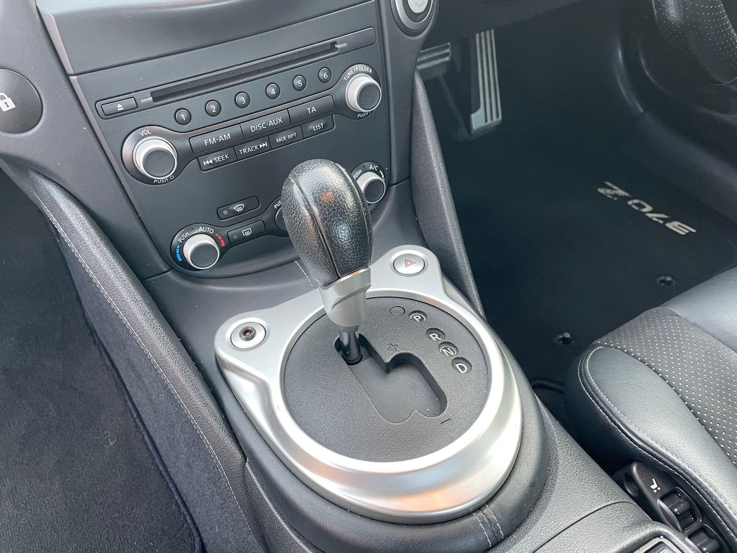 Used Nissan 370 Z 2010 for sale - 77977387: Photo 26