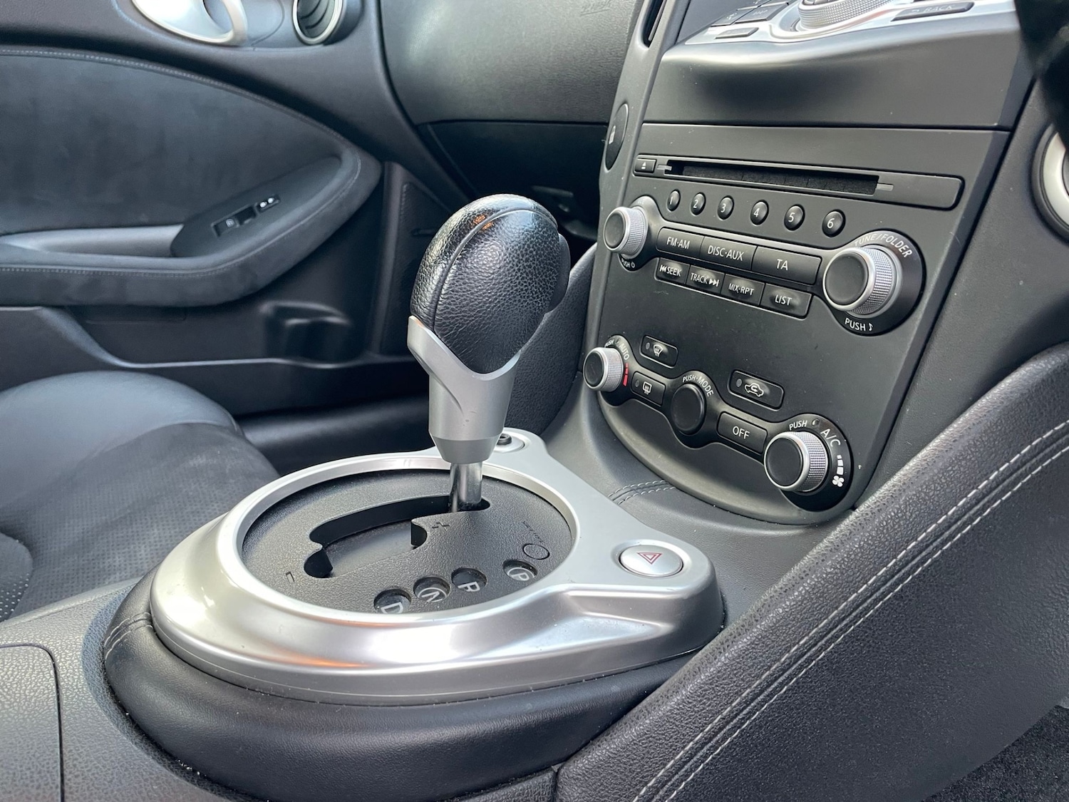 Used Nissan 370 Z 2010 for sale - 77977387: Photo 27