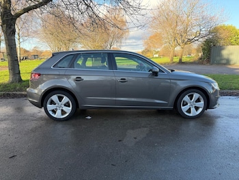 2015 (15) - 1.6 TDI 110 Sport 5dr