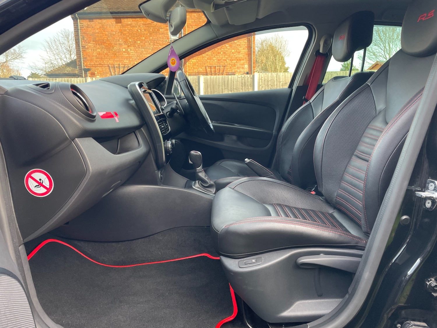 Used Renault Clio 2017 for sale - 76941836: Photo 19