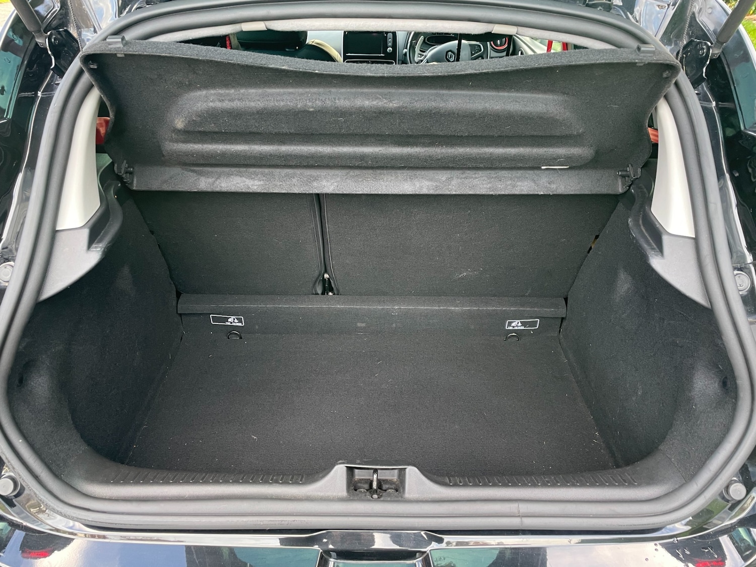 Used Renault Clio 2017 for sale - 76941836: Photo 32