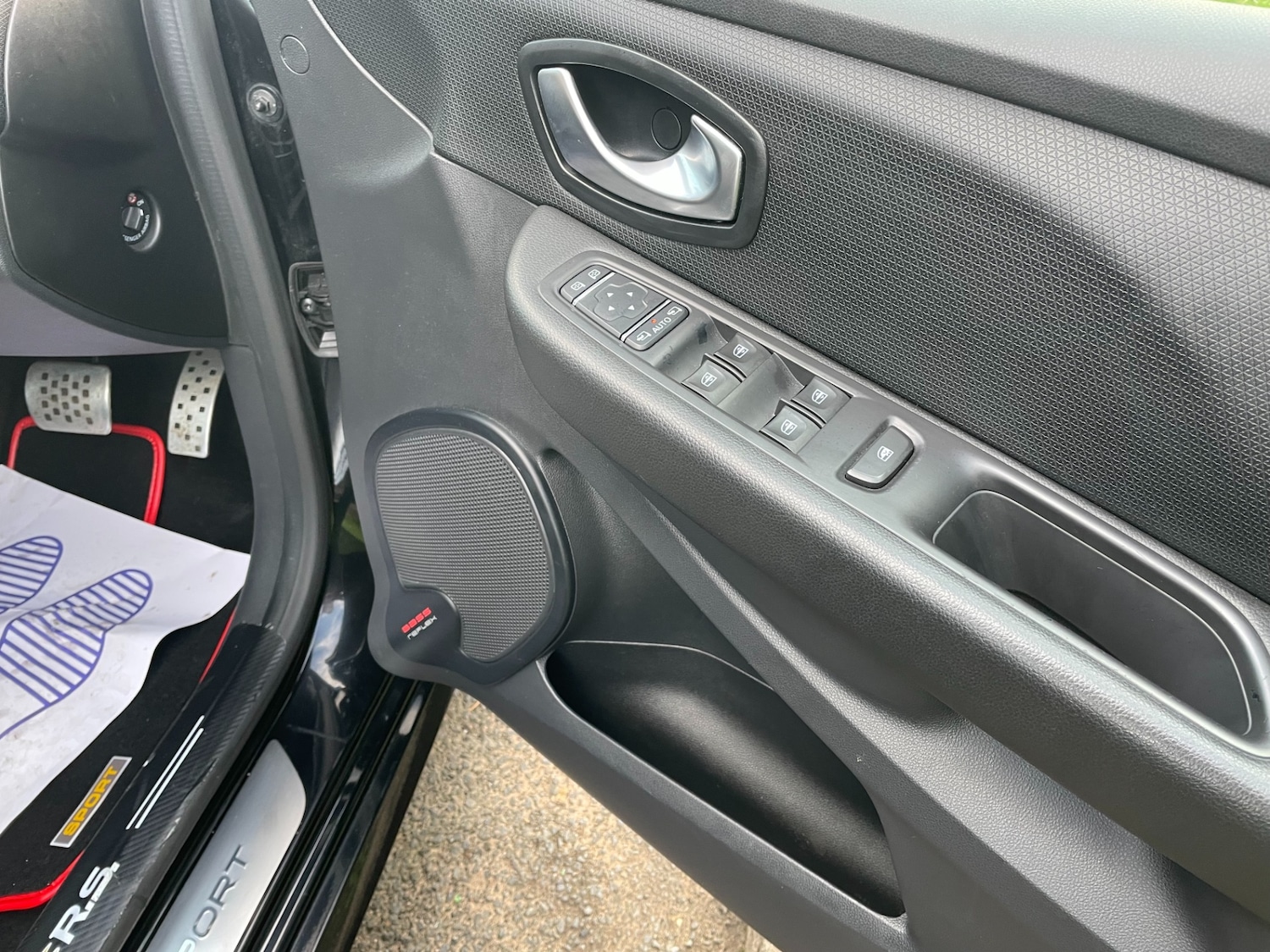 Used Renault Clio 2017 for sale - 76941836: Photo 33