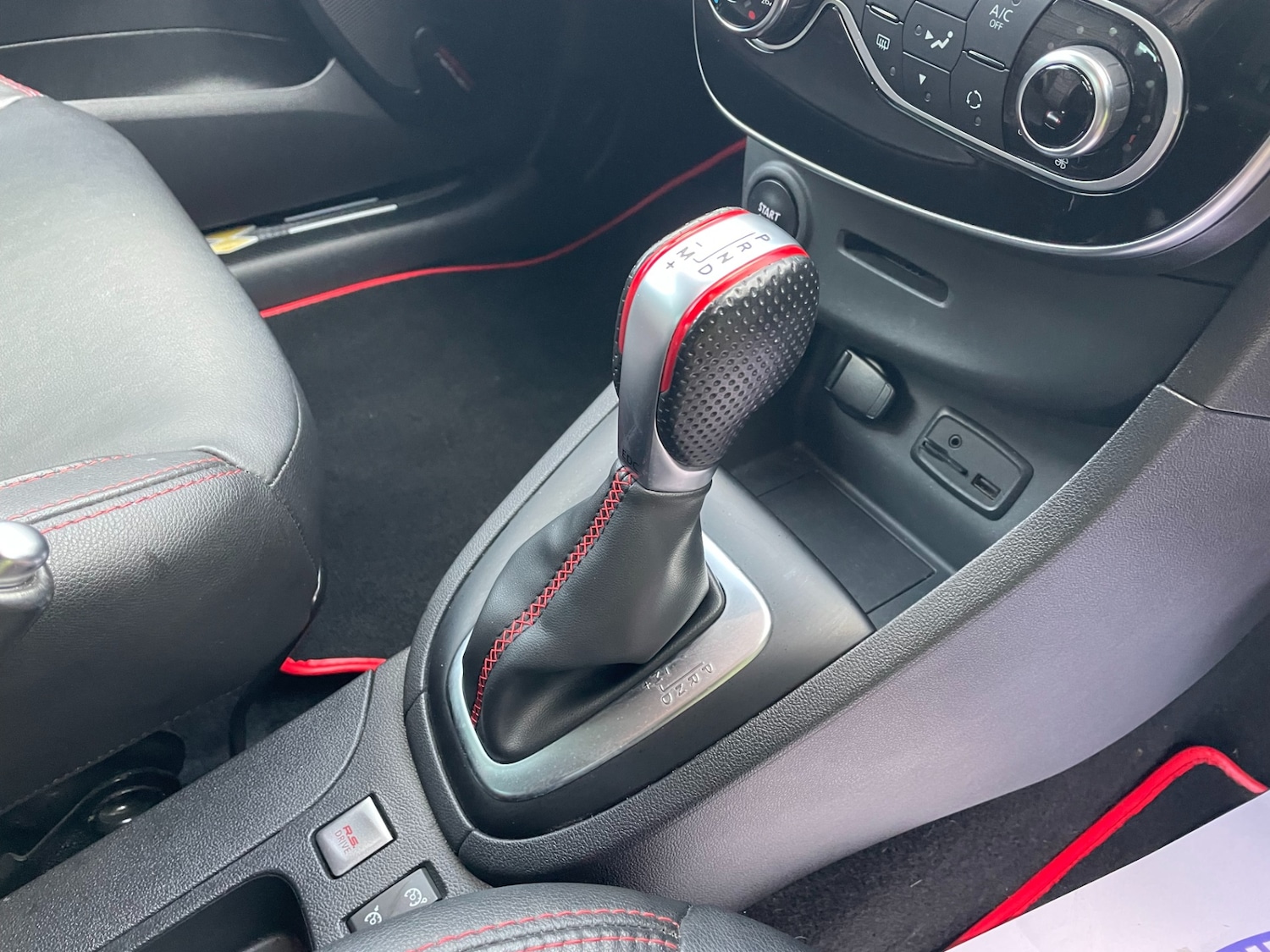 Used Renault Clio 2017 for sale - 76941836: Photo 37