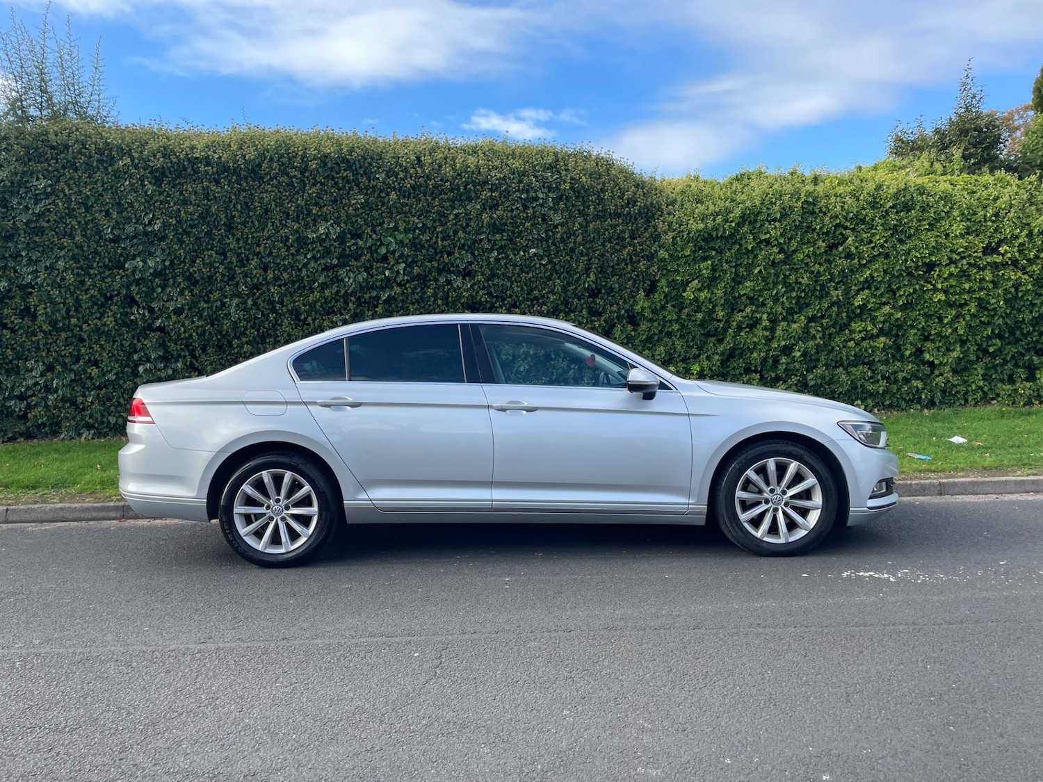 Used Volkswagen Passat 2015 for sale - 76183798: Photo 2