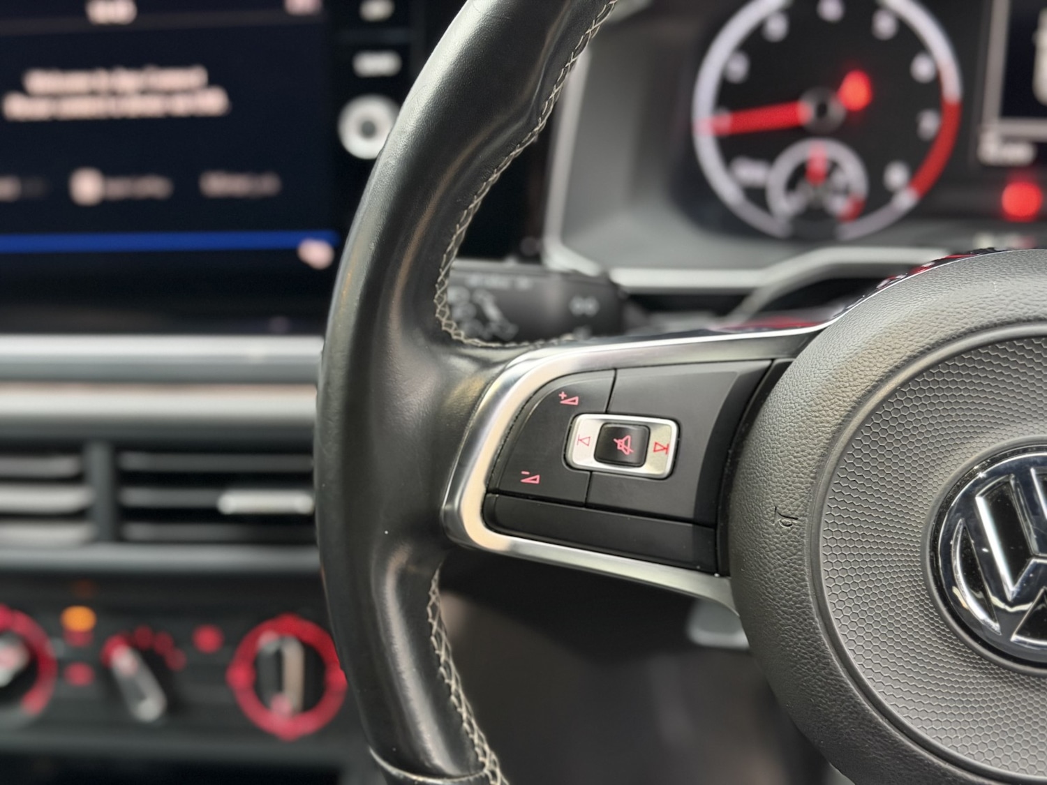 Used Volkswagen Polo 2018 for sale - 77148231: Photo 31