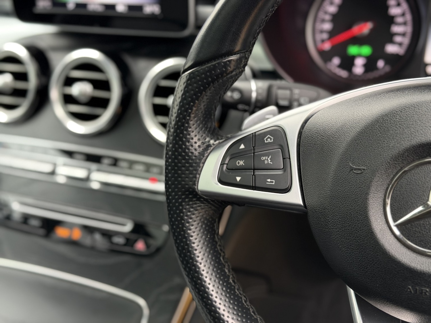 Used Mercedes-Benz GLC 2018 for sale - 77289148: Photo 38