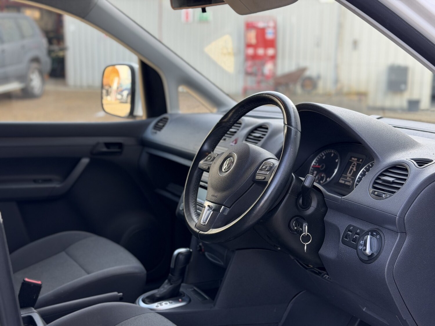 Used Volkswagen Caddy 2015 for sale - 77766322: Photo 32