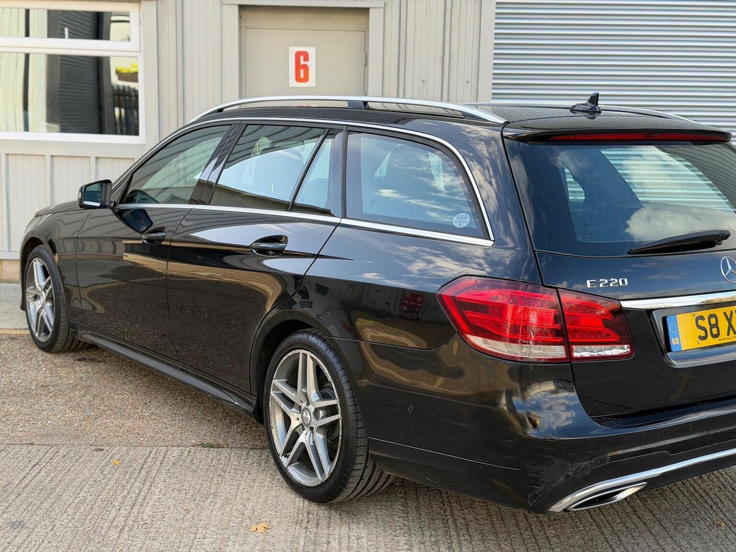 Used Mercedes-Benz E Class 2014 for sale - 76945429: Photo 11