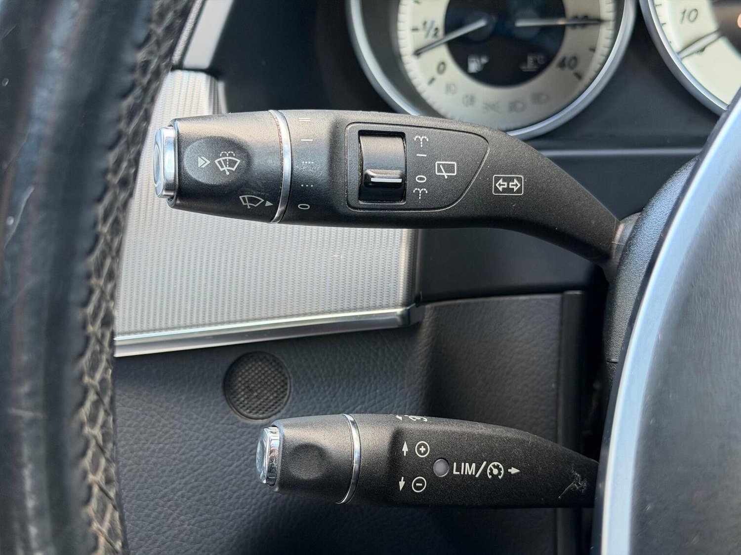 Used Mercedes-Benz E Class 2014 for sale - 76945429: Photo 41