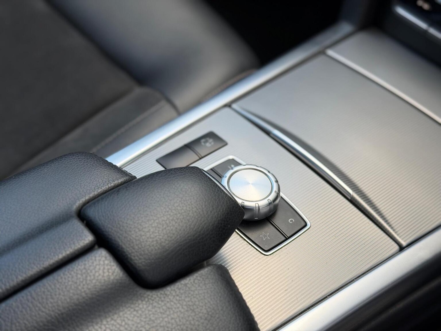 Used Mercedes-Benz E Class 2014 for sale - 76945429: Photo 50