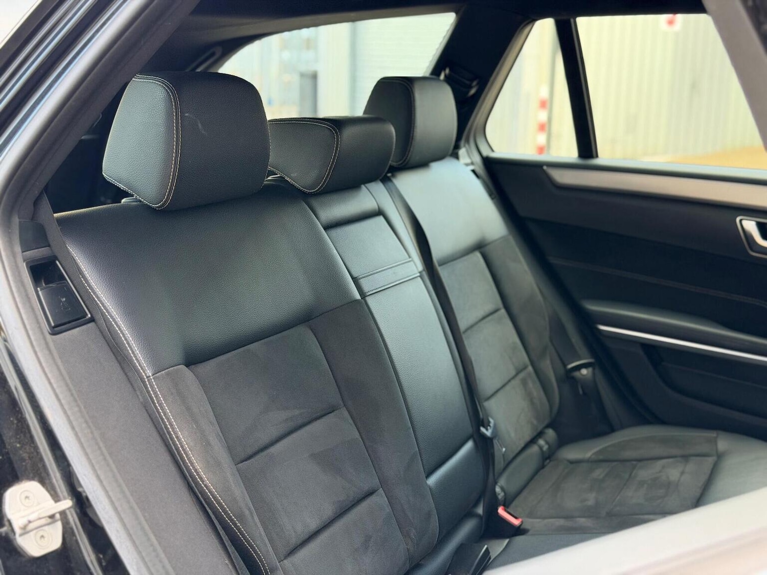 Used Mercedes-Benz E Class 2014 for sale - 76945429: Photo 57