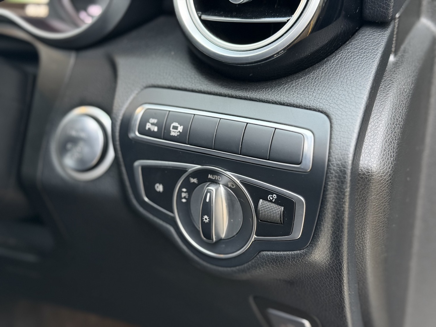 Used Mercedes-Benz GLC 2018 for sale - 77233757: Photo 39