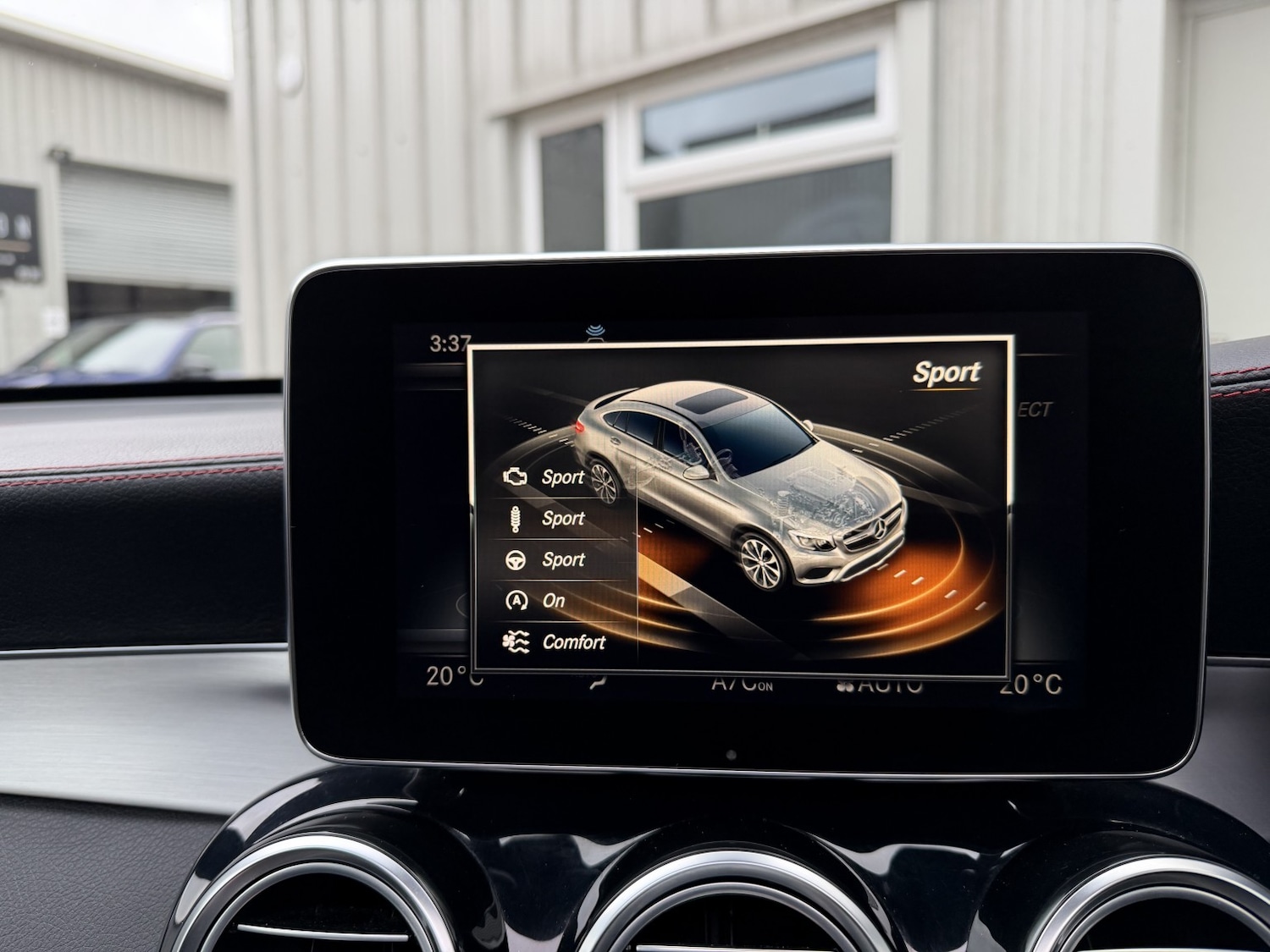 Used Mercedes-Benz GLC 2018 for sale - 77233757: Photo 54