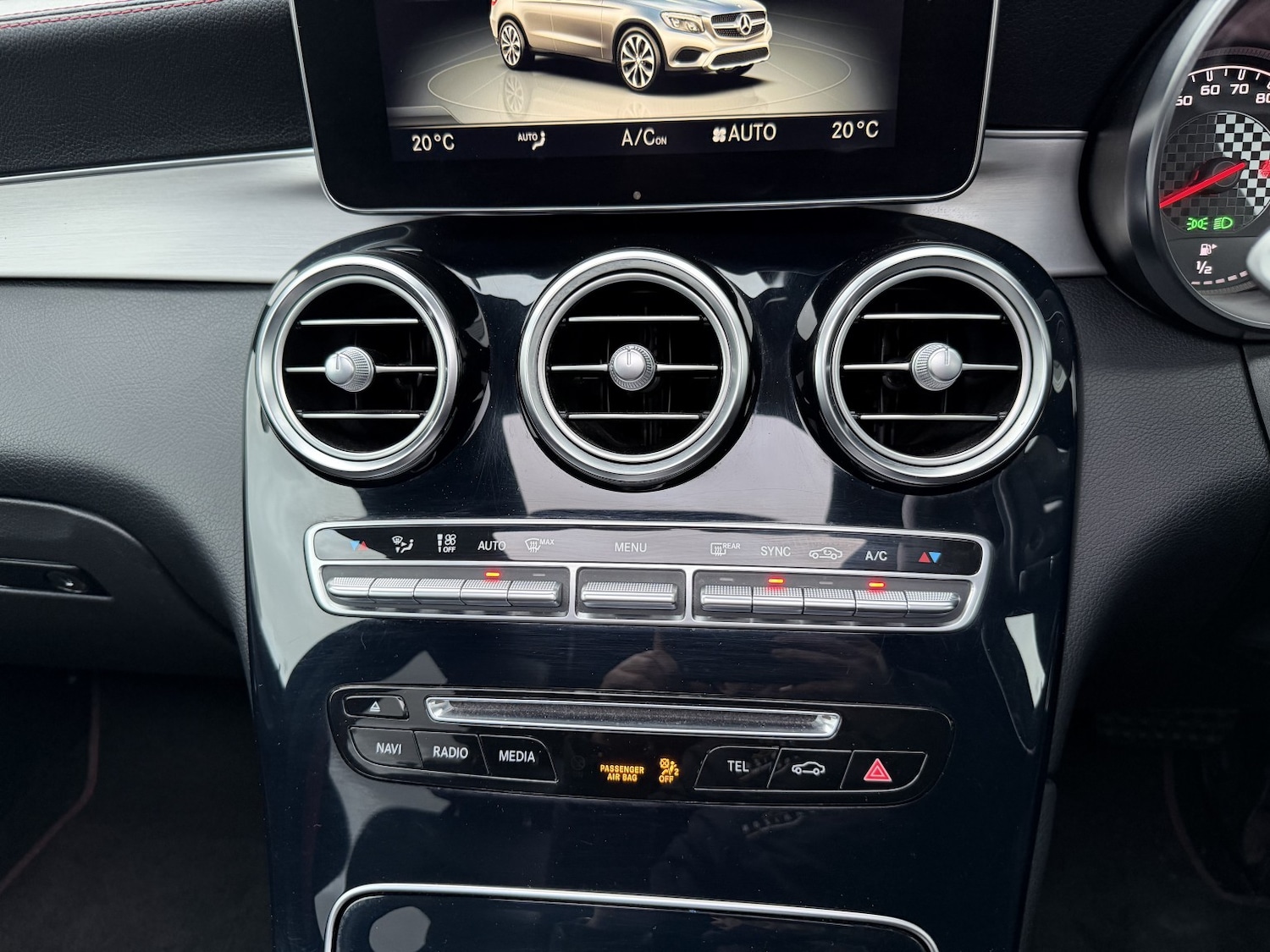 Used Mercedes-Benz GLC 2018 for sale - 77233757: Photo 58