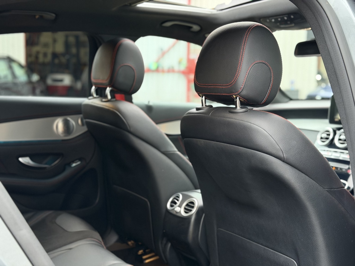 Used Mercedes-Benz GLC 2018 for sale - 77233757: Photo 64