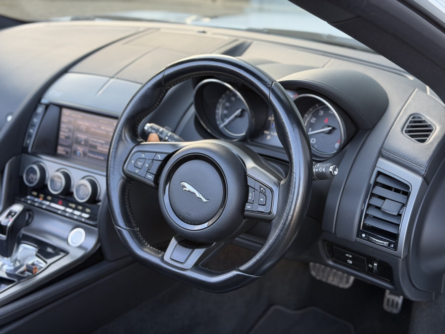 Used Jaguar F-Type 2013 for sale - 76945418: Photo 4