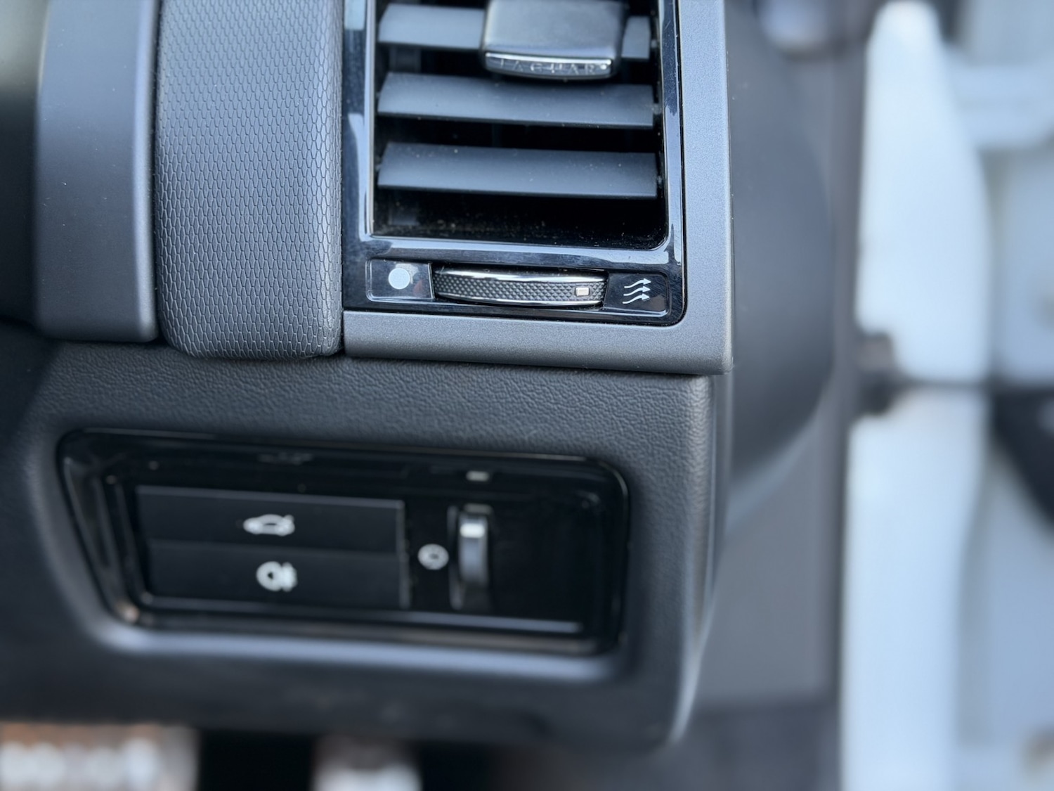 Used Jaguar F-Type 2013 for sale - 76945418: Photo 48