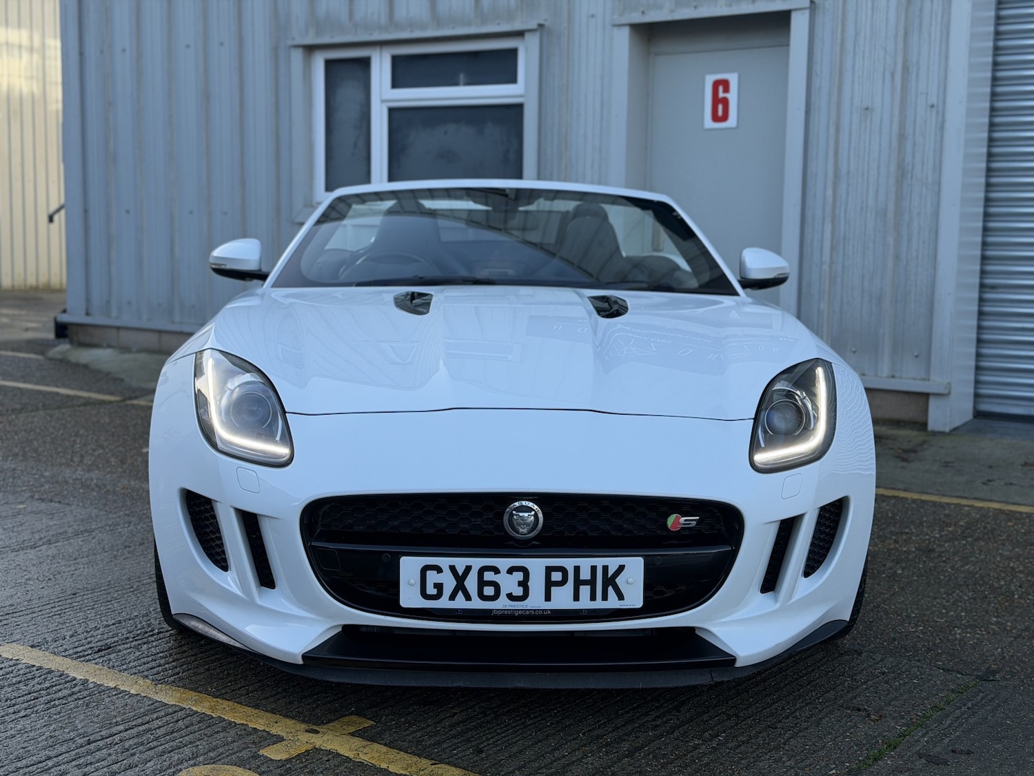 Used Jaguar F-Type 2013 for sale - 76945418: Photo 6