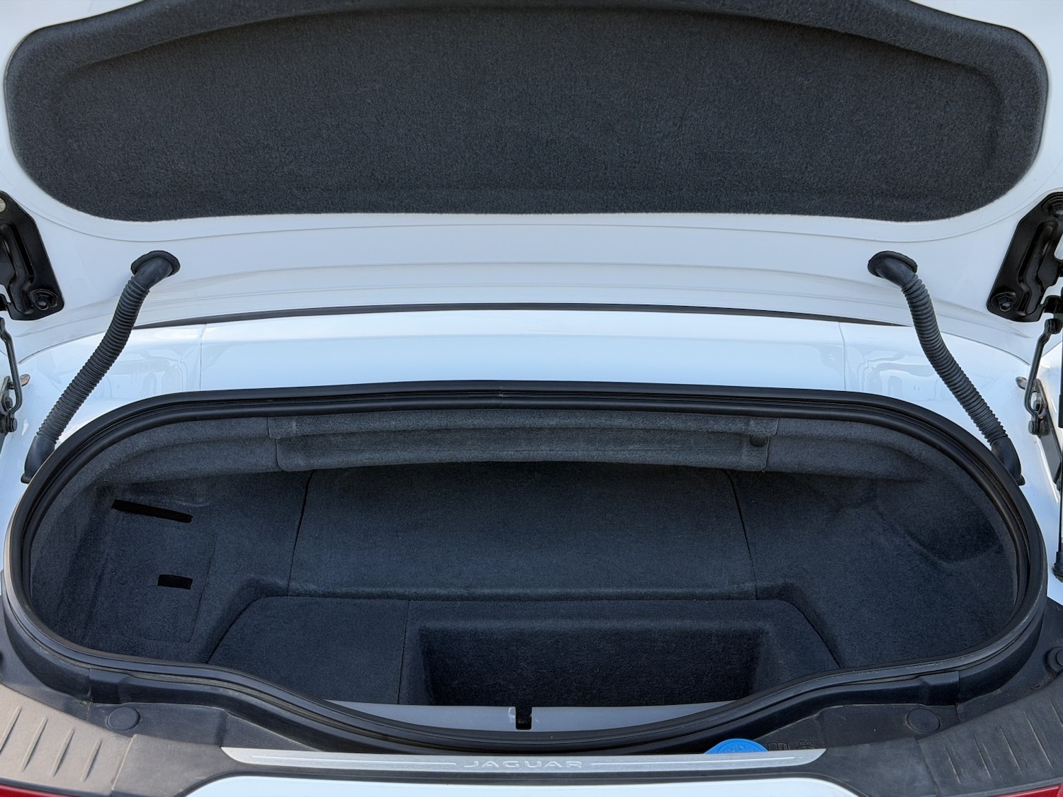 Used Jaguar F-Type 2013 for sale - 76945418: Photo 65