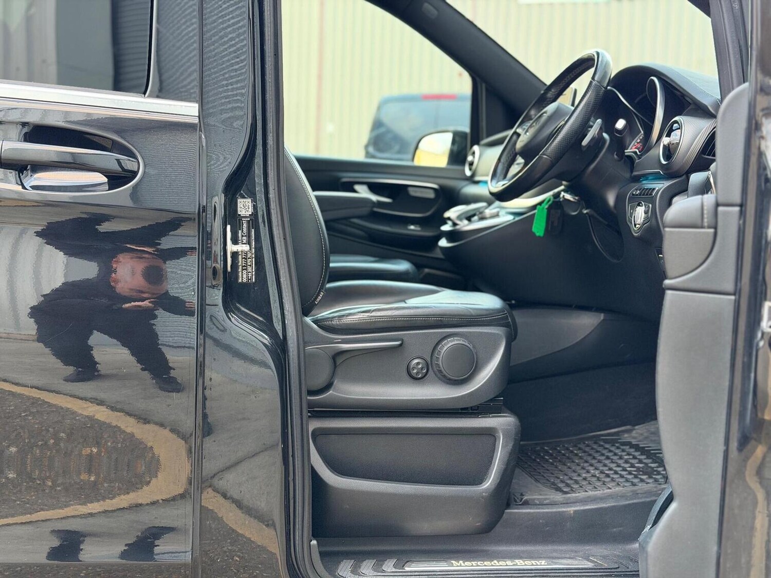 Used Mercedes-Benz V-Class 2016 for sale - 76945423: Photo 33