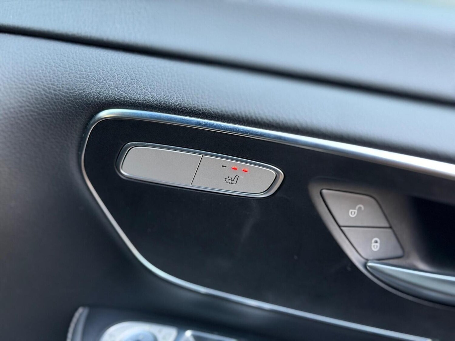 Used Mercedes-Benz V-Class 2016 for sale - 76945423: Photo 36